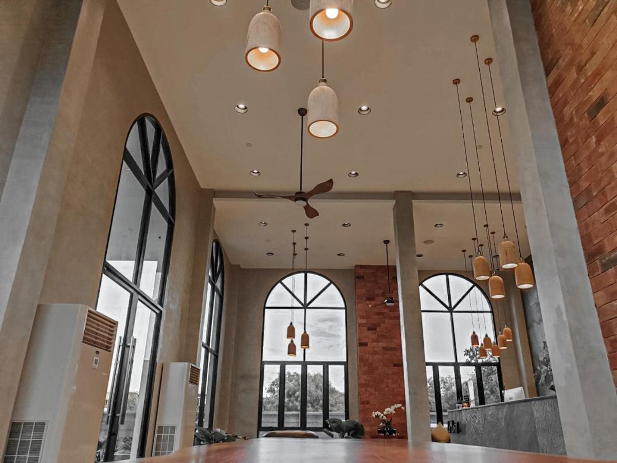 Le Lert Hotel Ratchaburi Exteriér fotografie